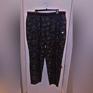 Fabletics Black Fundamental Pant with Zip Pocket